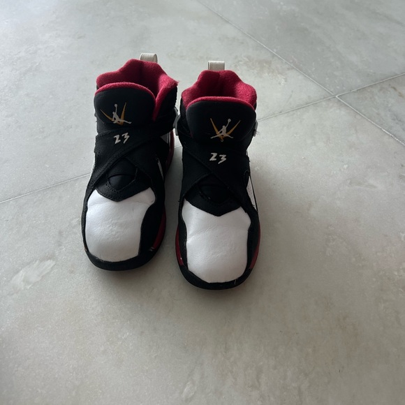 Jordans - gently used - Picture 3 of 6